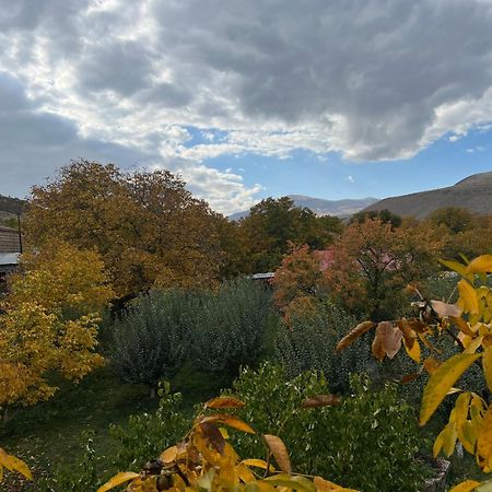 Zove Rural Cottage With Garden Views K'arashamb Extérieur photo