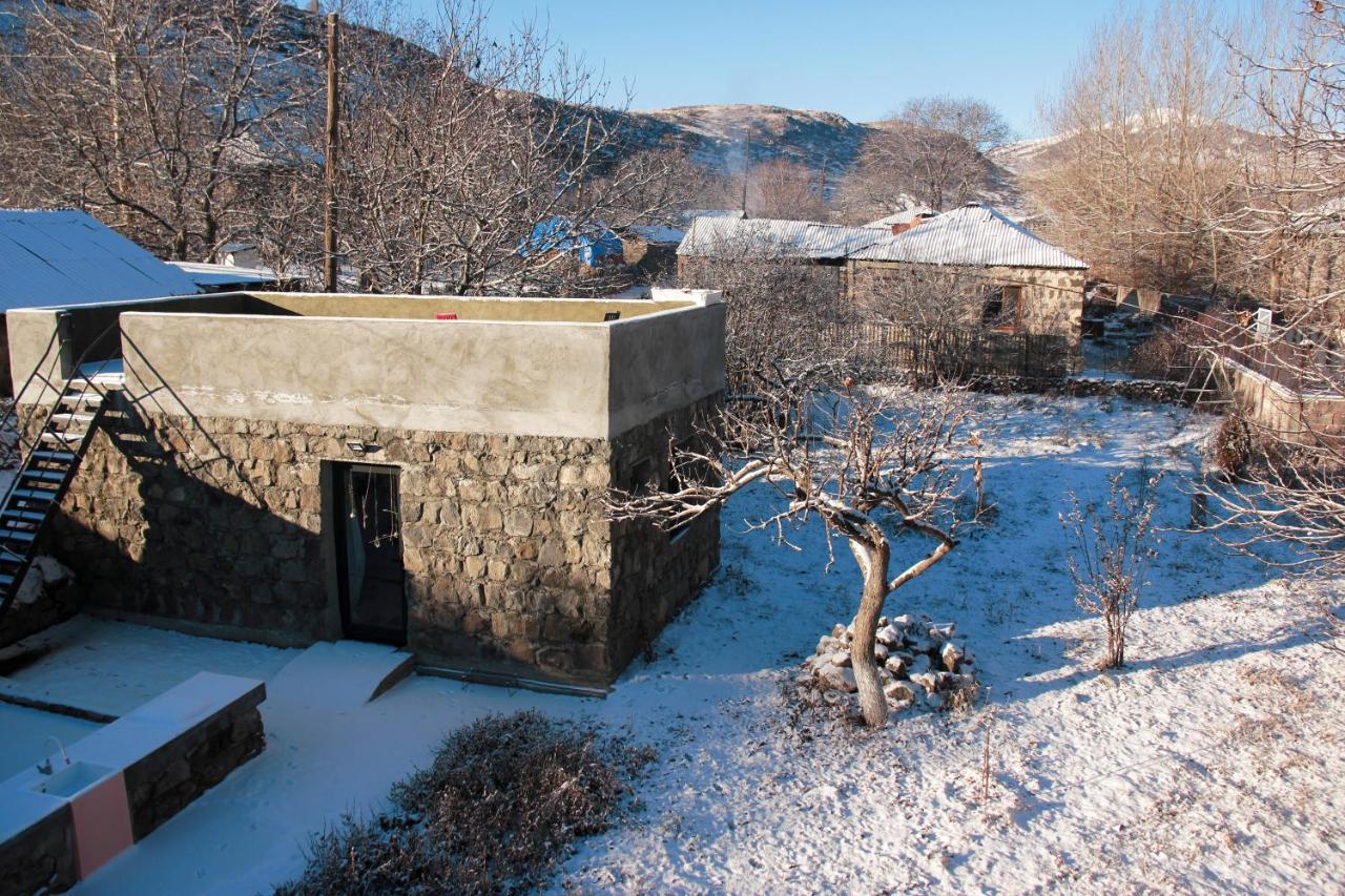 Zove Rural Cottage With Garden Views K'arashamb Extérieur photo